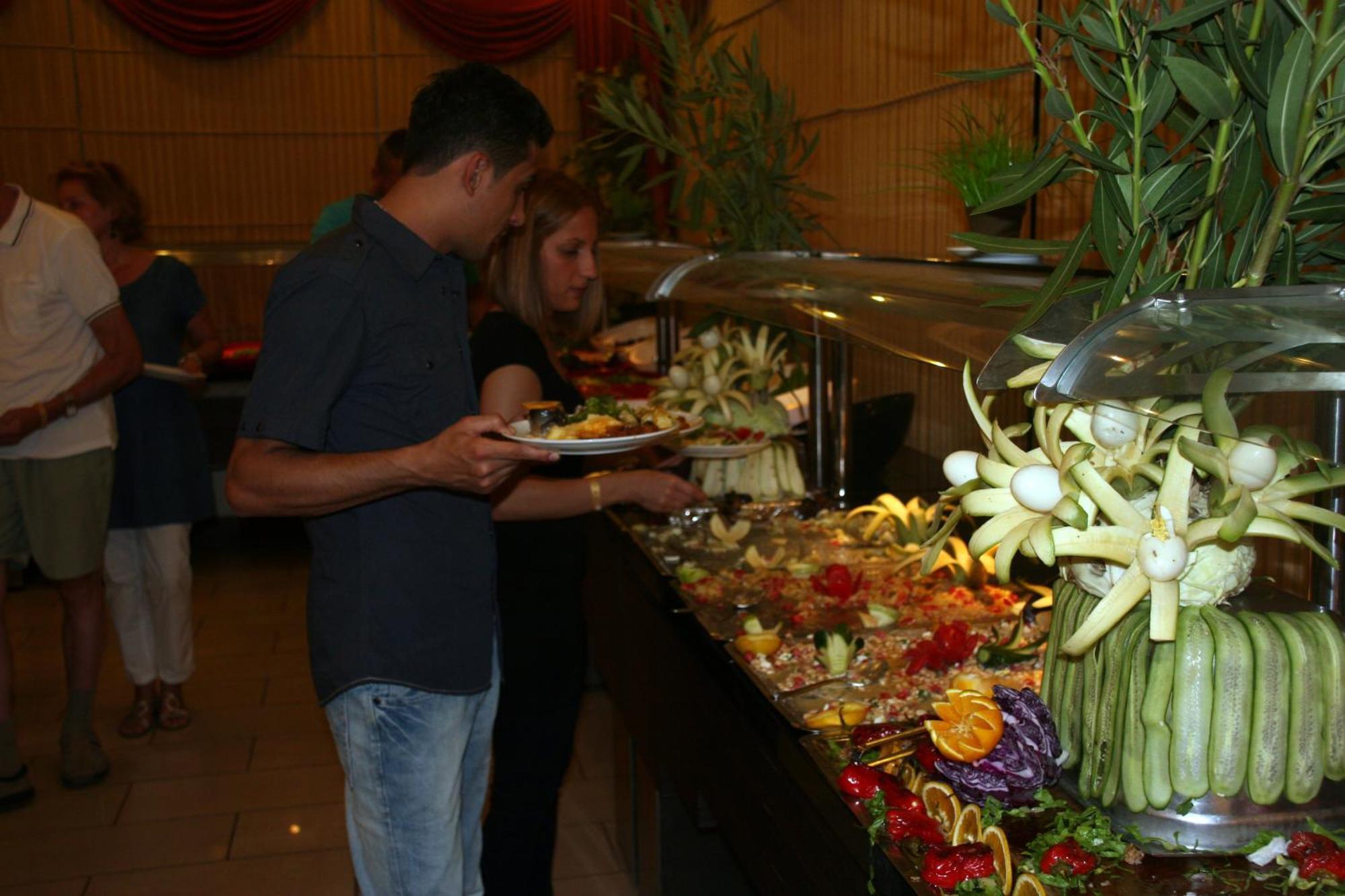 Kleopatra Royal Palm Hotel Alanya Exterior photo